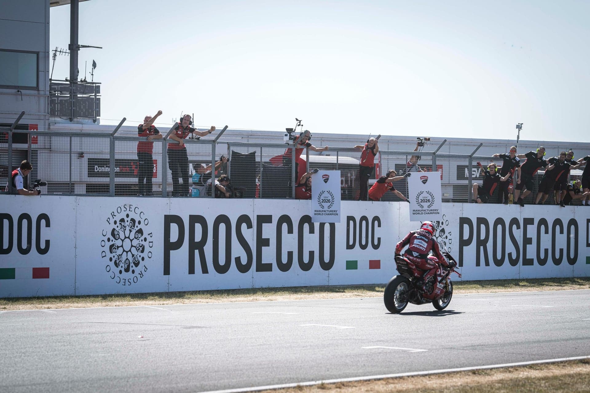 Nicolò Bulega a Donington Park 2026 — foto 1